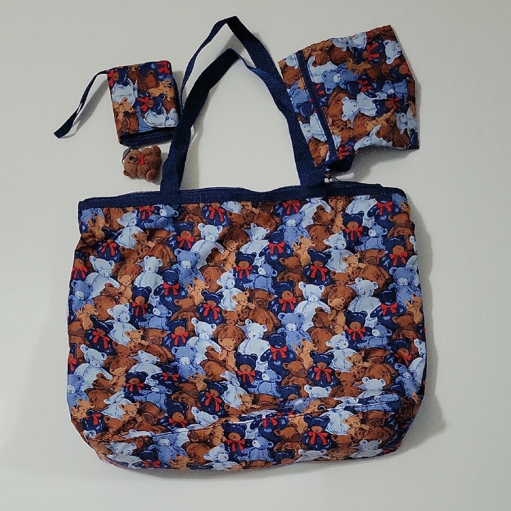 NWOT Bears Tote Bag With Wallet, Keychain, and Toiletry Bag